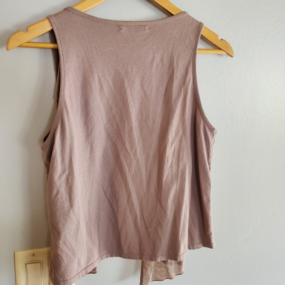 Light purple ruffled vest - Picture 3 of 3